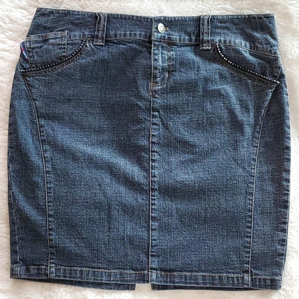 Vintage DKNY-JEANS Skirt, Size 13, color Navy Blue